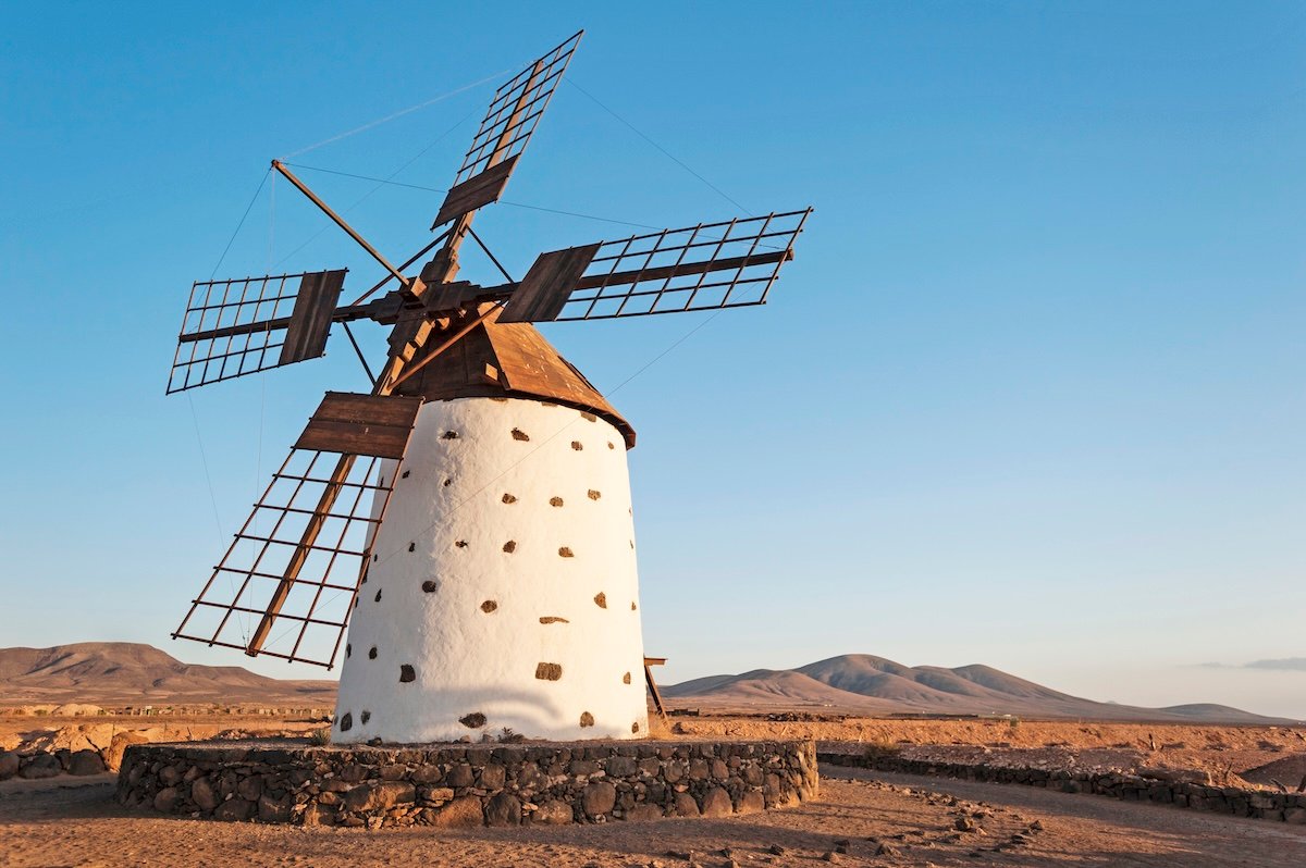 Historische Windmühle auf Fuerteventura, Kanarische Inseln