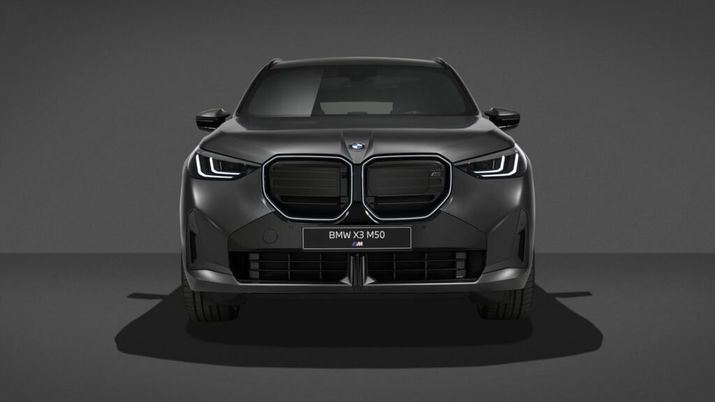 BMW X3 M50 xDrive: neues Black Package und gesteigerte Leistung.